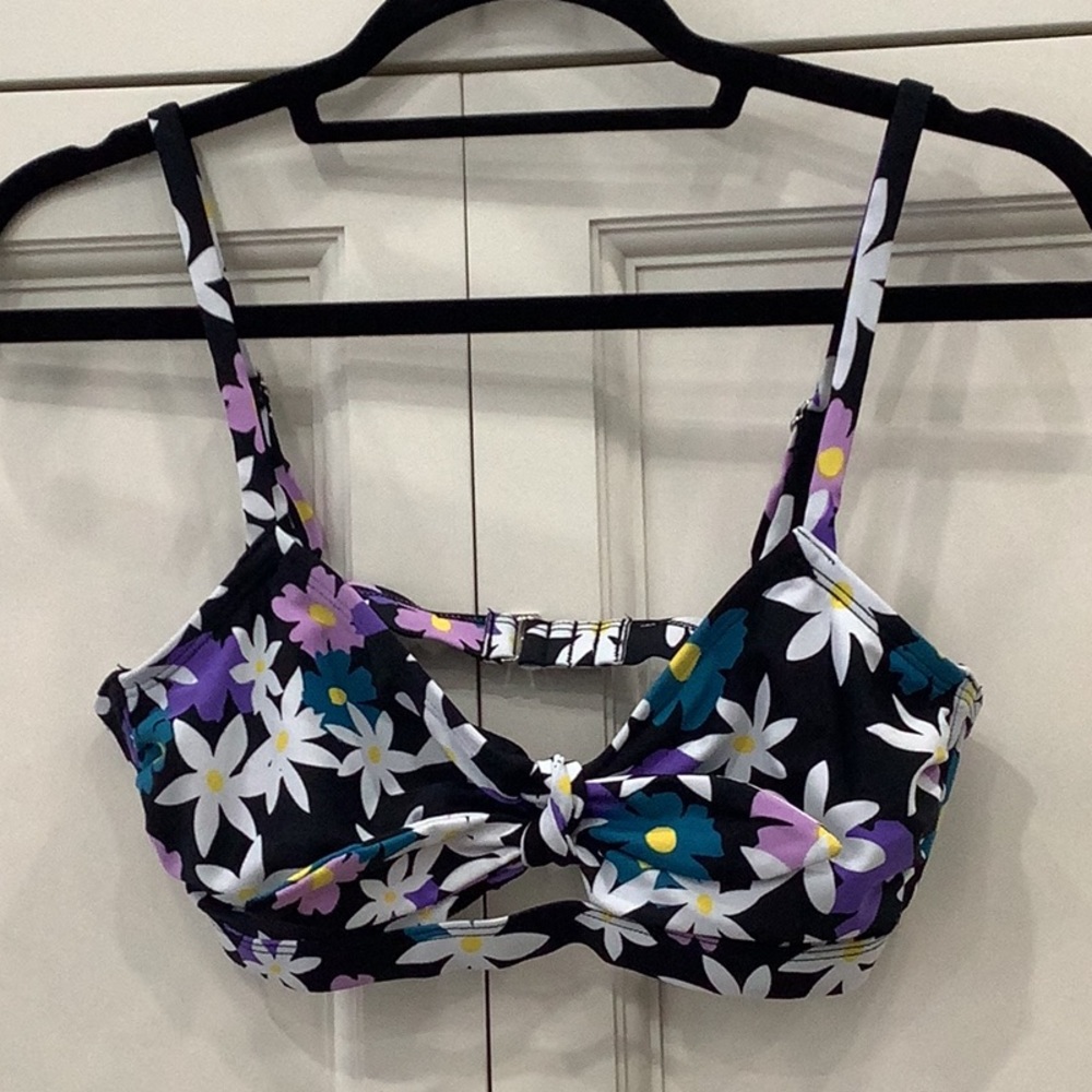 xhilaration floral daisy bikini swim top d/dd black white blue purple. Juniors